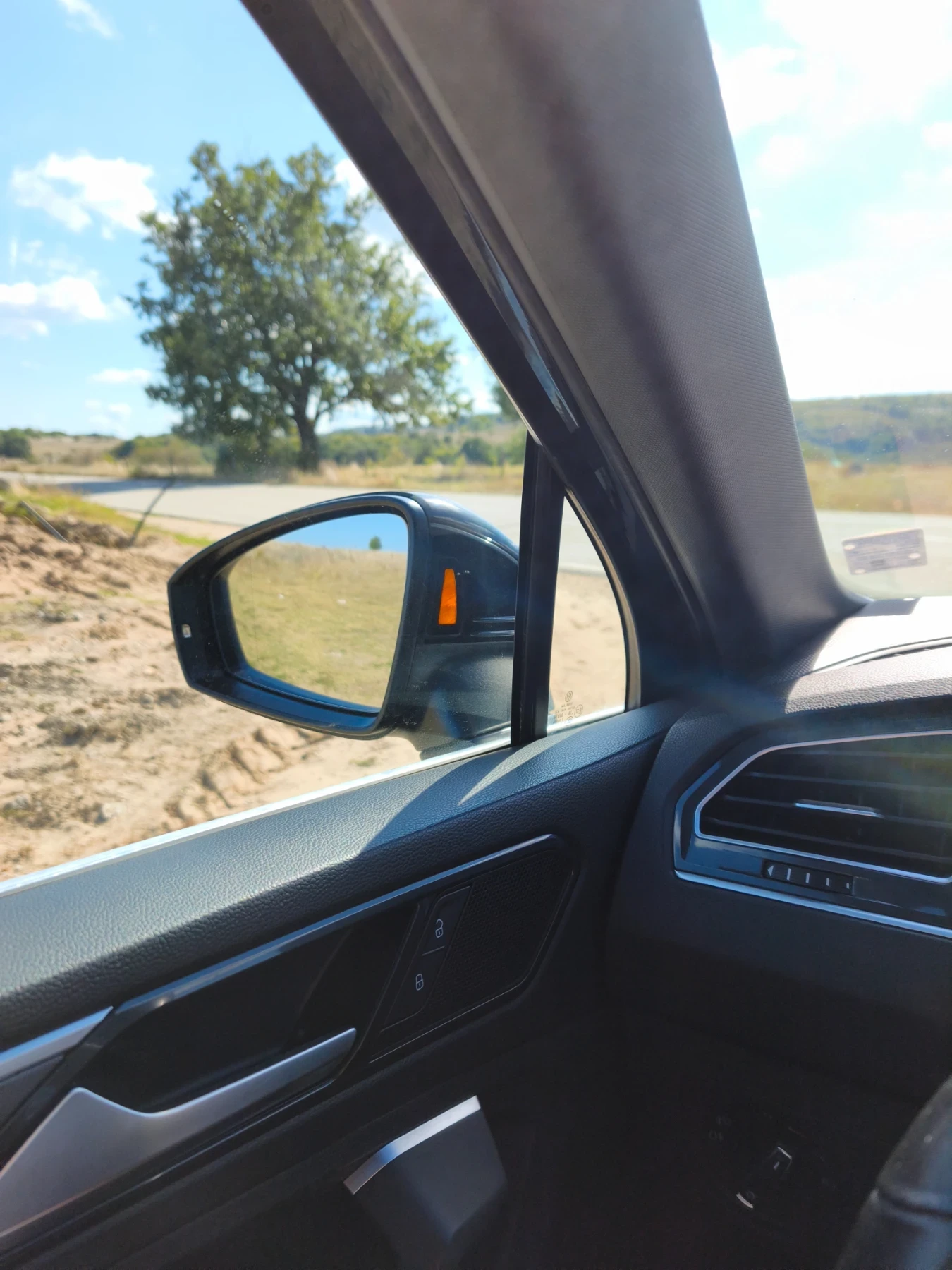 VW Tiguan R-Line 4Motion , снимка 11 - Автомобили и джипове - 56180582