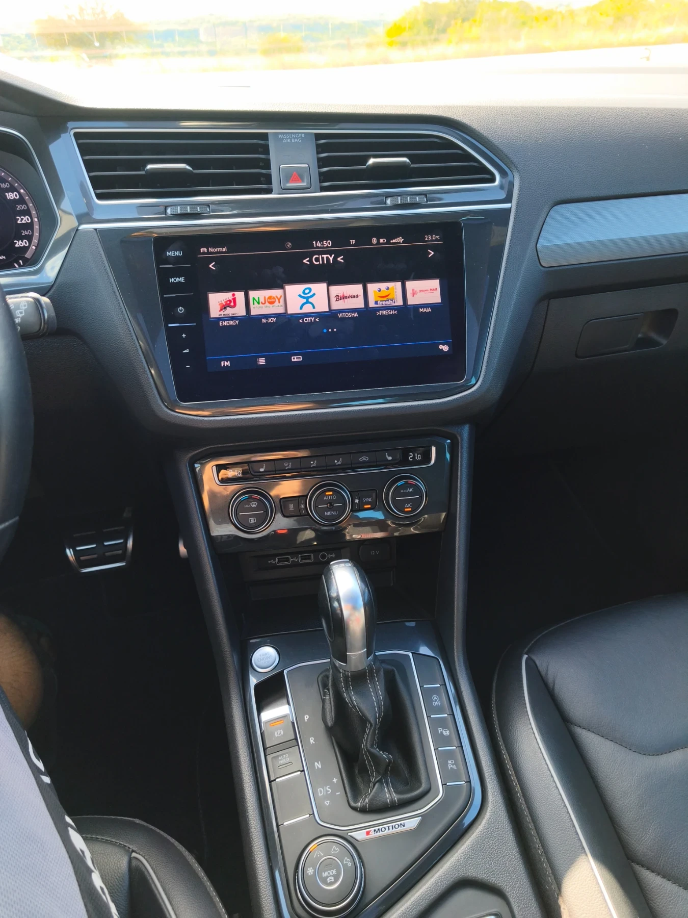 VW Tiguan R-Line 4Motion , снимка 9 - Автомобили и джипове - 56180582
