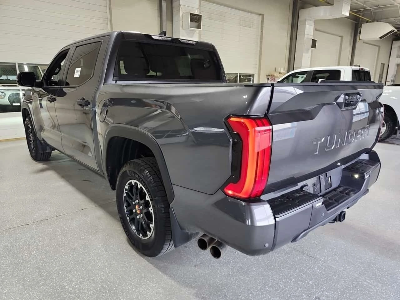 Toyota Tundra SR CREW CAB SHORT BED * CARFAX *  | Mobile.bg � ����������� 4