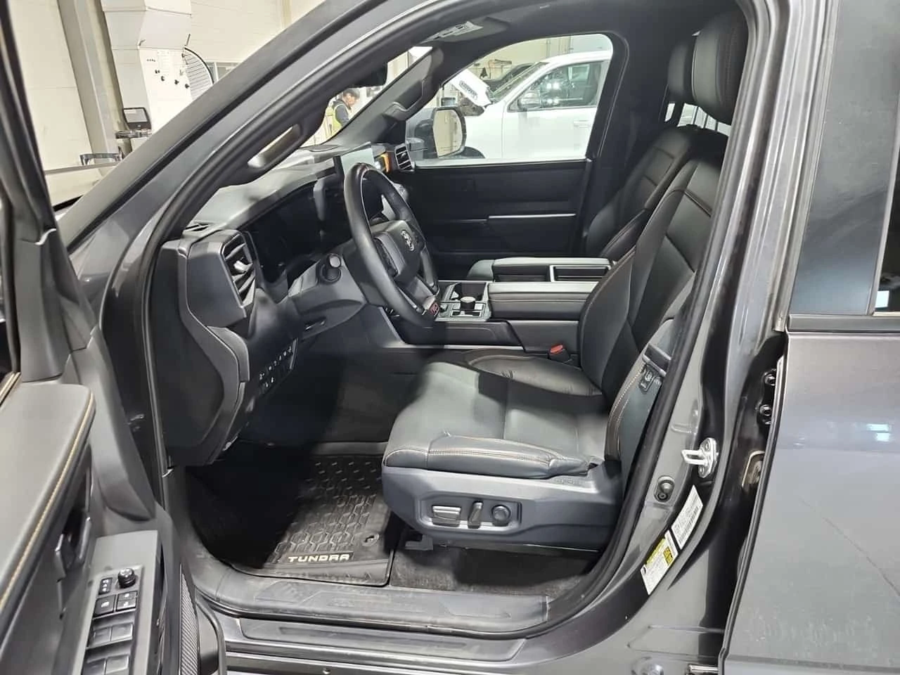 Toyota Tundra SR CREW CAB SHORT BED * CARFAX *  | Mobile.bg � ����������� 5