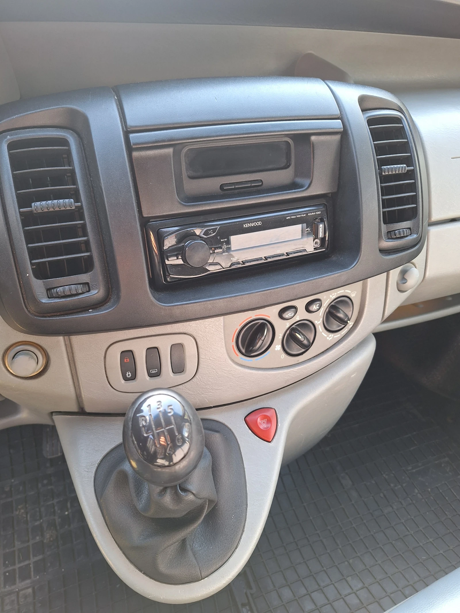 Renault Trafic Дълга база - изображение 7