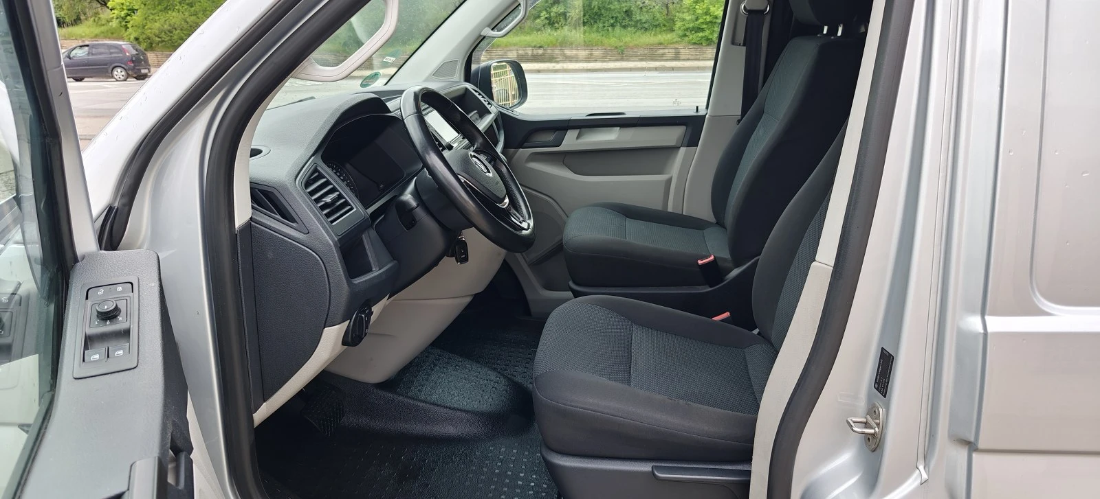 VW Transporter 2.0D-204kAutoMaxi - изображение 10