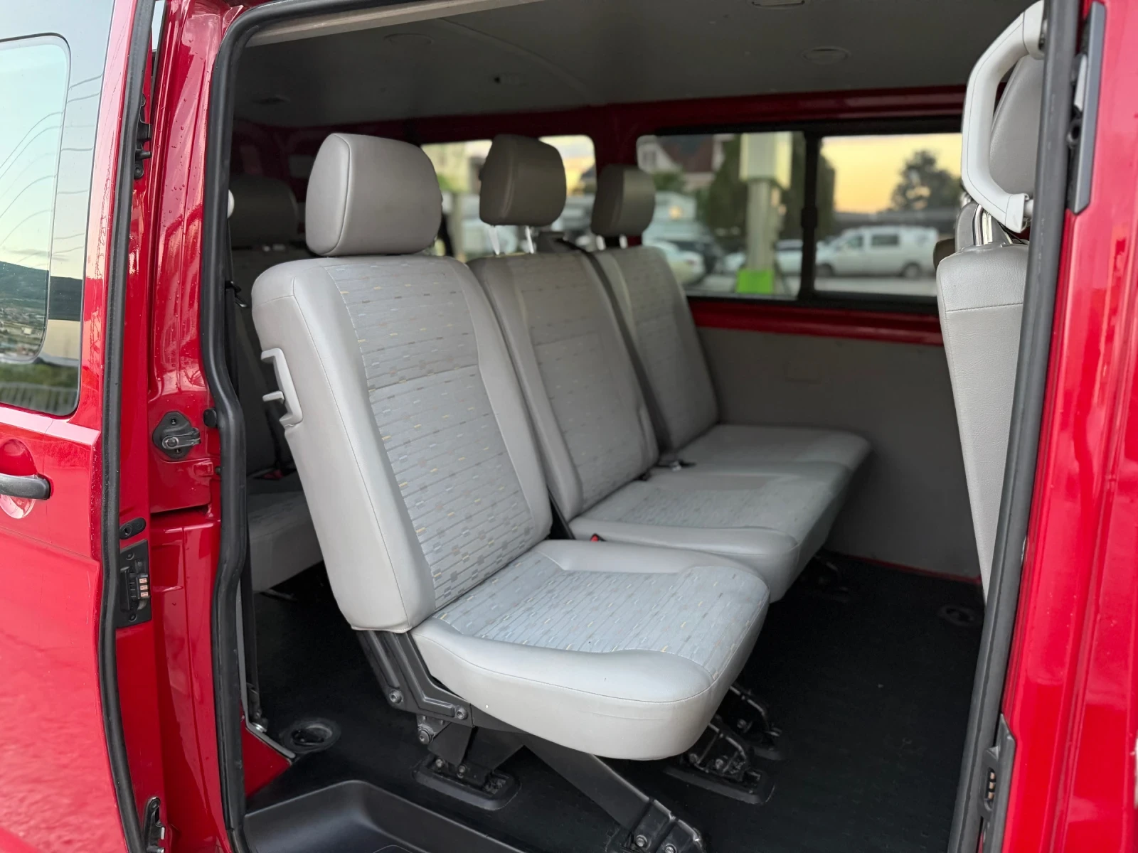 VW Transporter 2.0TDI LONG 8+ 1  - изображение 6