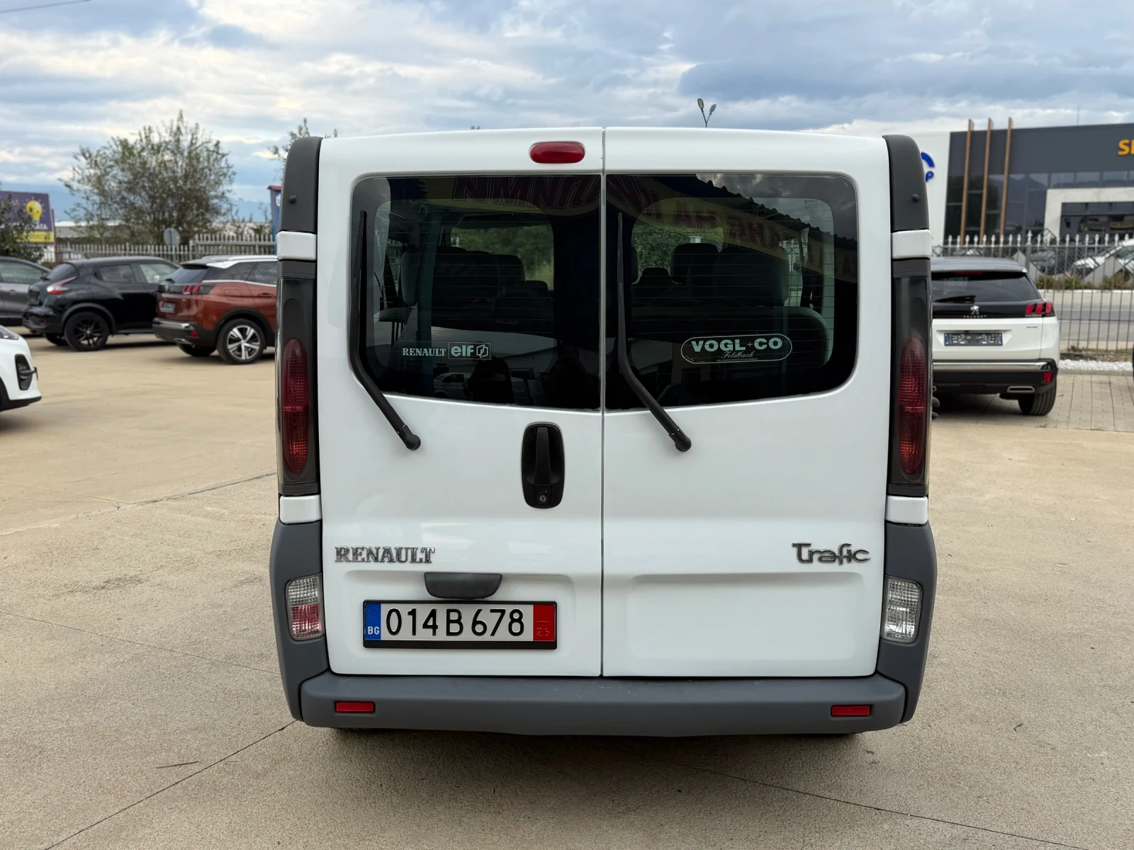 Renault Trafic 1.9DCI 9 места* Климатик* , снимка 12 - Бусове и автобуси - 56274118