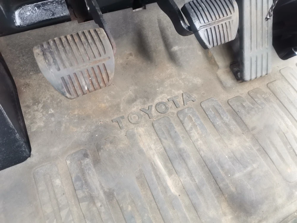  Toyota   2  | Mobile.bg   6