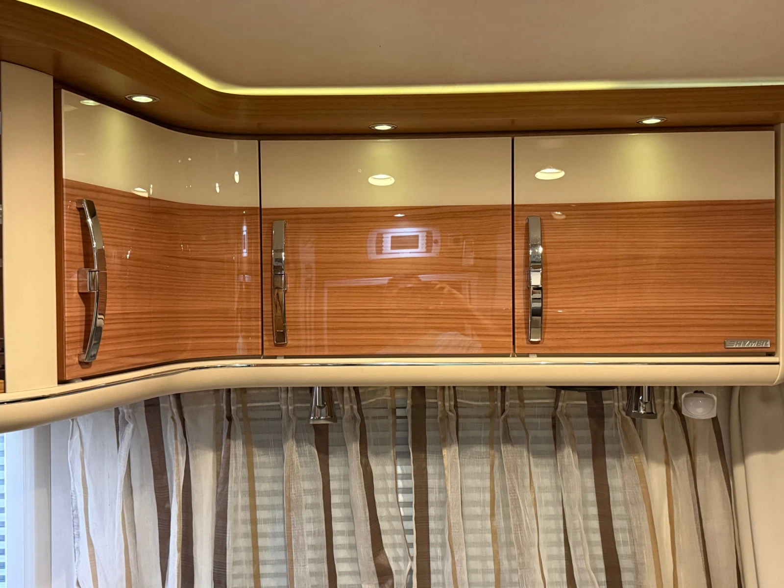 Кемпер HYMER / ERIBA B614 SL Star Edition  БАРТЕР, снимка 11 - Каравани и кемпери - 55053899