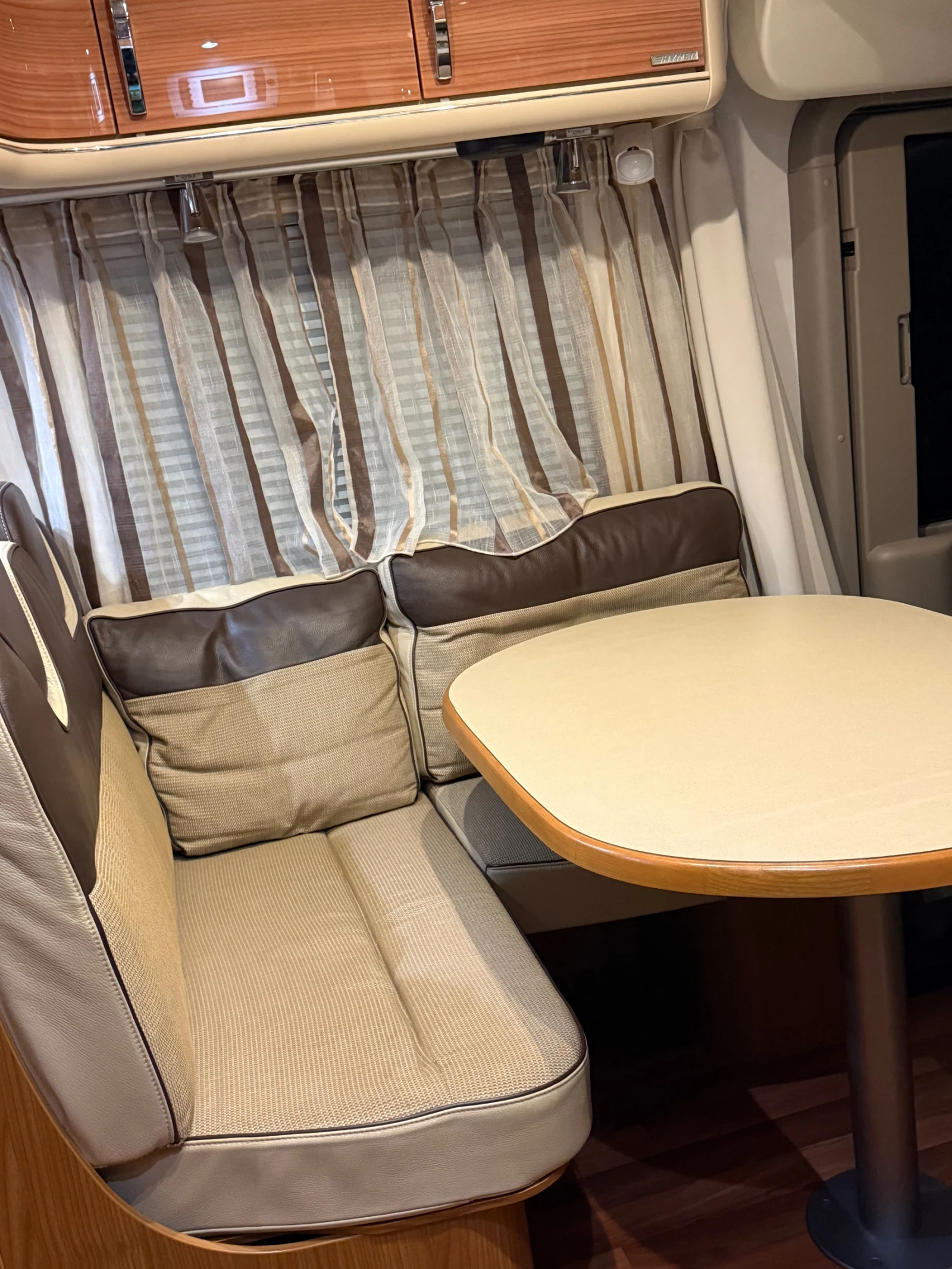 Кемпер HYMER / ERIBA B614 SL Star Edition  БАРТЕР, снимка 9 - Каравани и кемпери - 55053899