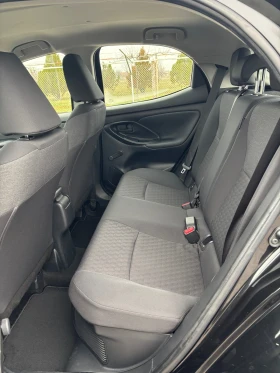 Toyota Yaris Hybrit 64000km, снимка 10
