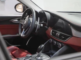 Alfa Romeo Giulia Ti Sport AWD* HARMAN KARDON* ПОДГРЕВ* КАМЕРА* , снимка 9