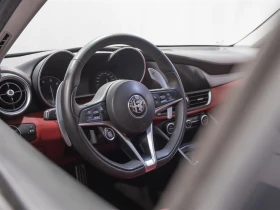 Alfa Romeo Giulia Ti Sport AWD* HARMAN KARDON* ПОДГРЕВ* КАМЕРА* , снимка 8