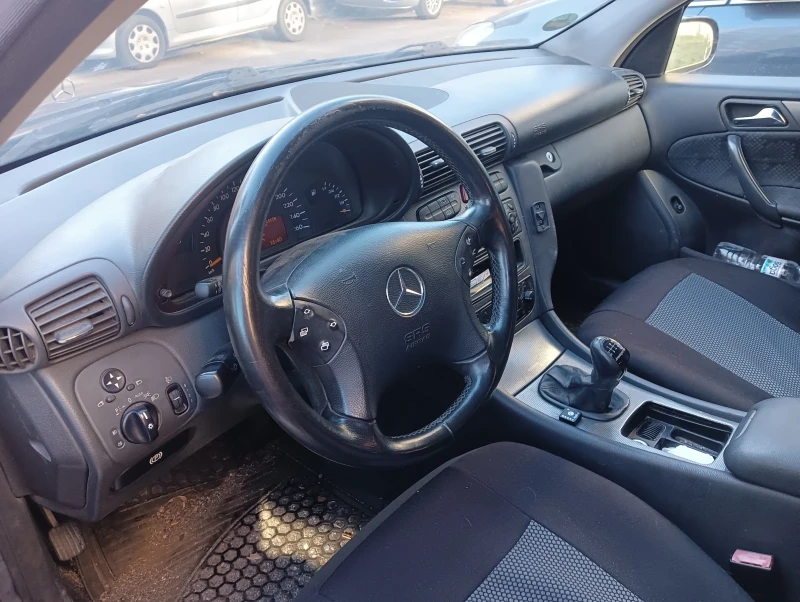 Mercedes-Benz C 200, снимка 4 - Автомобили и джипове - 48130758