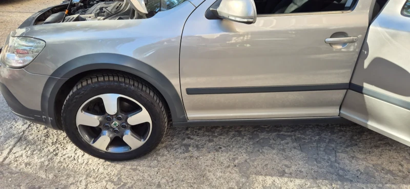Skoda Octavia Scout, снимка 7 - Автомобили и джипове - 52383137