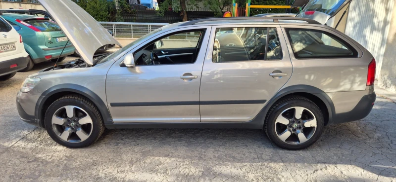 Skoda Octavia Scout, снимка 8 - Автомобили и джипове - 52383137