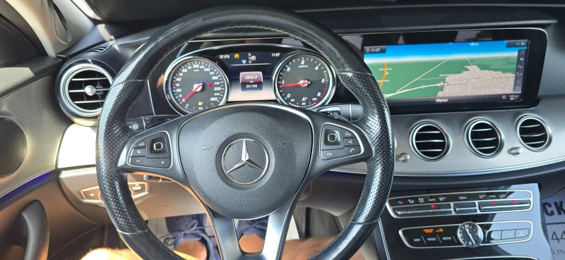 Mercedes-Benz E 220 CDI 4 MATIC, снимка 7 - Автомобили и джипове - 51155779