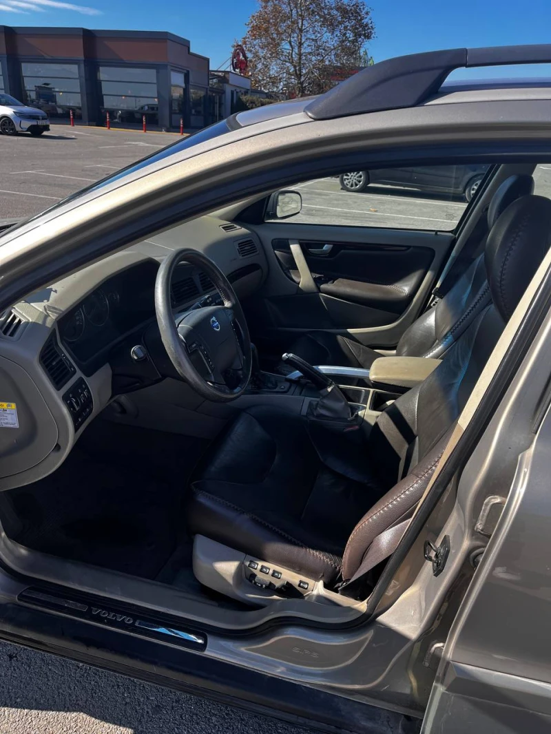 Volvo Xc70, снимка 9 - Автомобили и джипове - 52129546