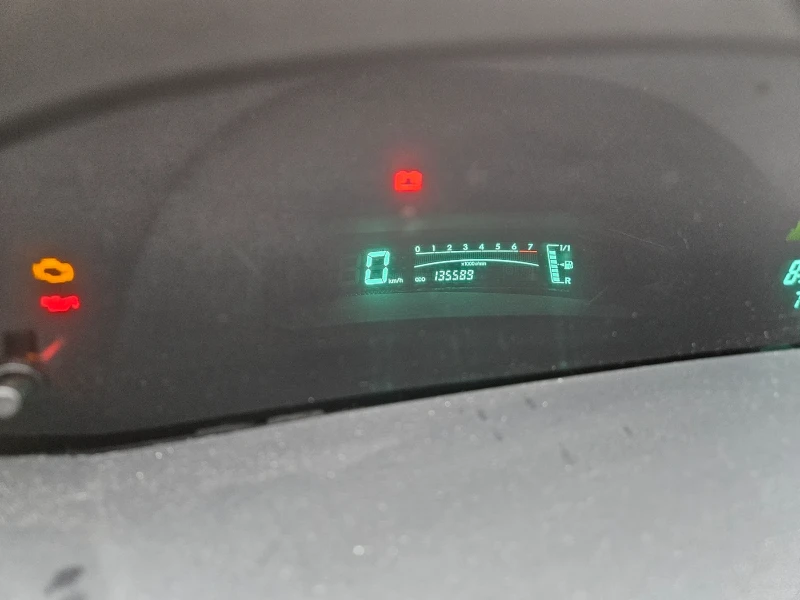 Toyota Yaris 1300.VVT-I, снимка 6 - Автомобили и джипове - 52285589