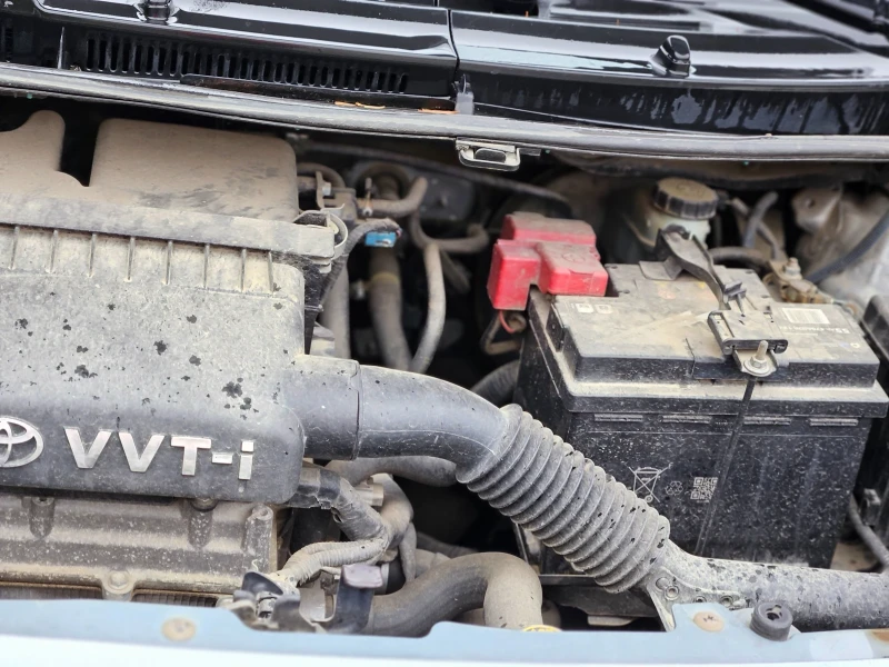 Toyota Yaris 1300.VVT-I, снимка 4 - Автомобили и джипове - 52285589