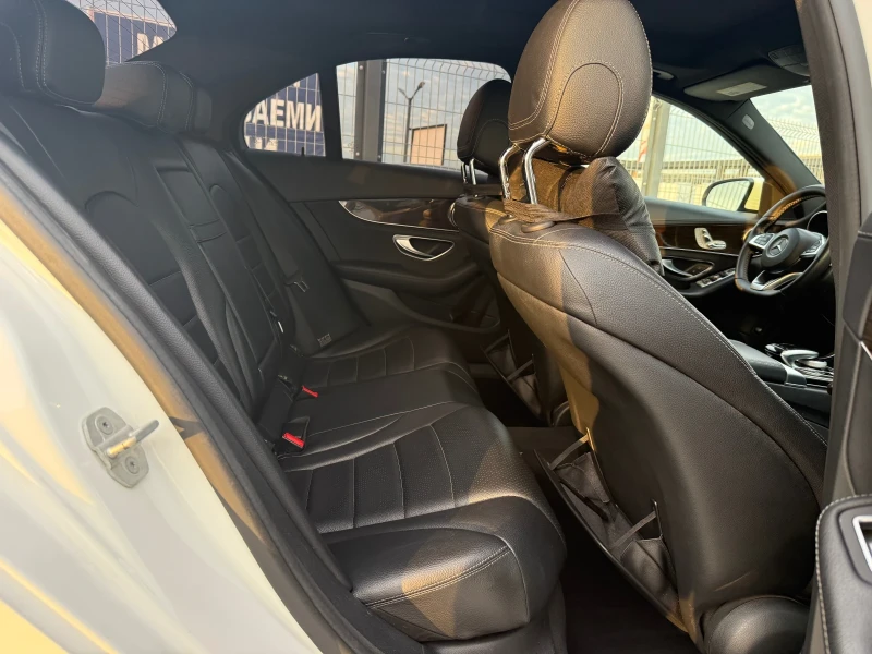 Mercedes-Benz C 300 2016г* 4Matic* AMG-line* 141.000KM* Панорама* , снимка 13 - Автомобили и джипове - 52355320
