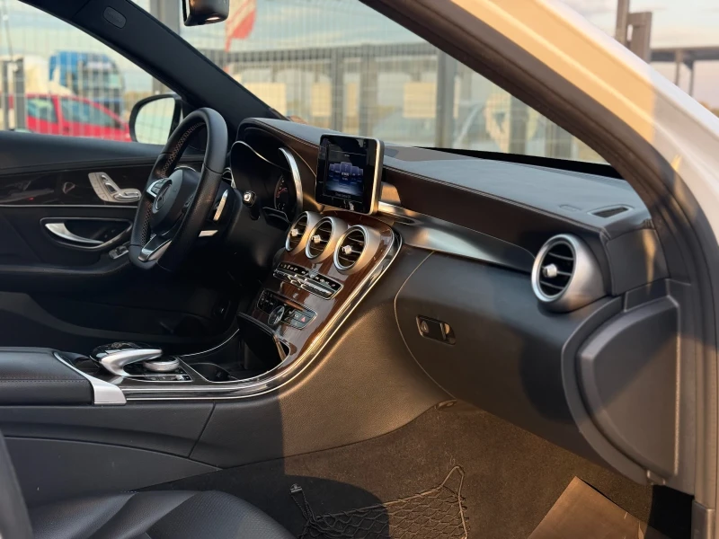 Mercedes-Benz C 300 2016г* 4Matic* AMG-line* 141.000KM* Панорама* , снимка 11 - Автомобили и джипове - 52355320