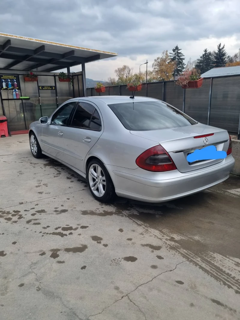 Mercedes-Benz E 200, снимка 3 - Автомобили и джипове - 52394202