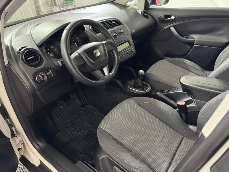 Seat Altea XL - 1.6 TDI , снимка 8 - Автомобили и джипове - 53260863