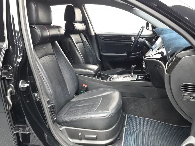 Hyundai Genesis 3.3, снимка 11 - Автомобили и джипове - 54615959