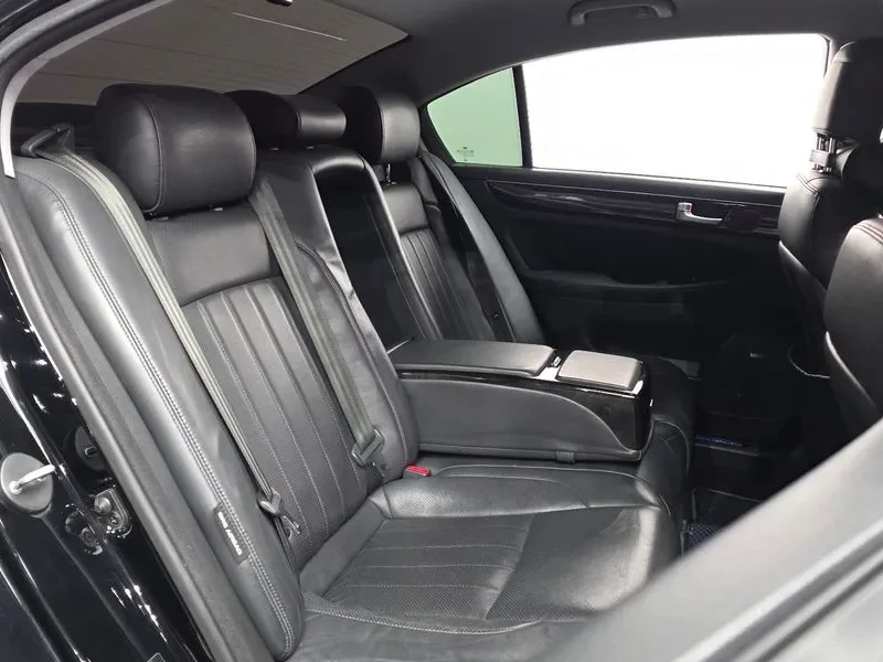 Hyundai Genesis 3.3, снимка 12 - Автомобили и джипове - 54615959