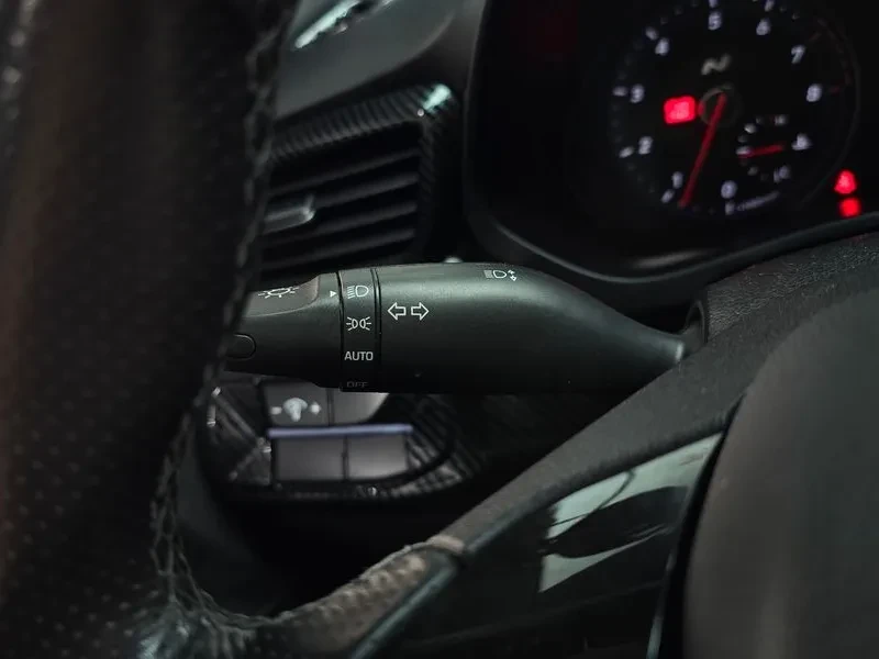 Hyundai Veloster , снимка 17 - Автомобили и джипове - 54834853