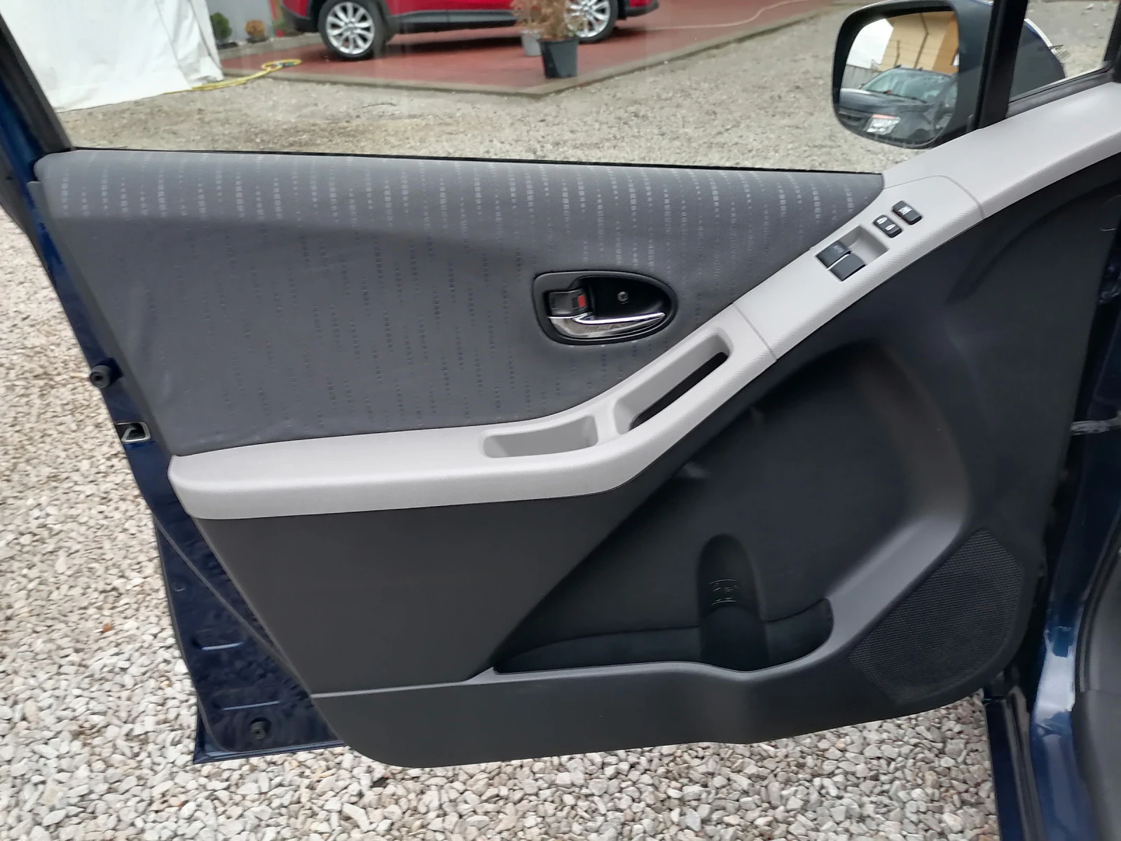 Toyota Yaris 1.33* * 6 *  | Mobile.bg   14