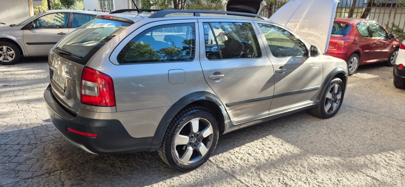 Skoda Octavia Scout | Mobile.bg   6