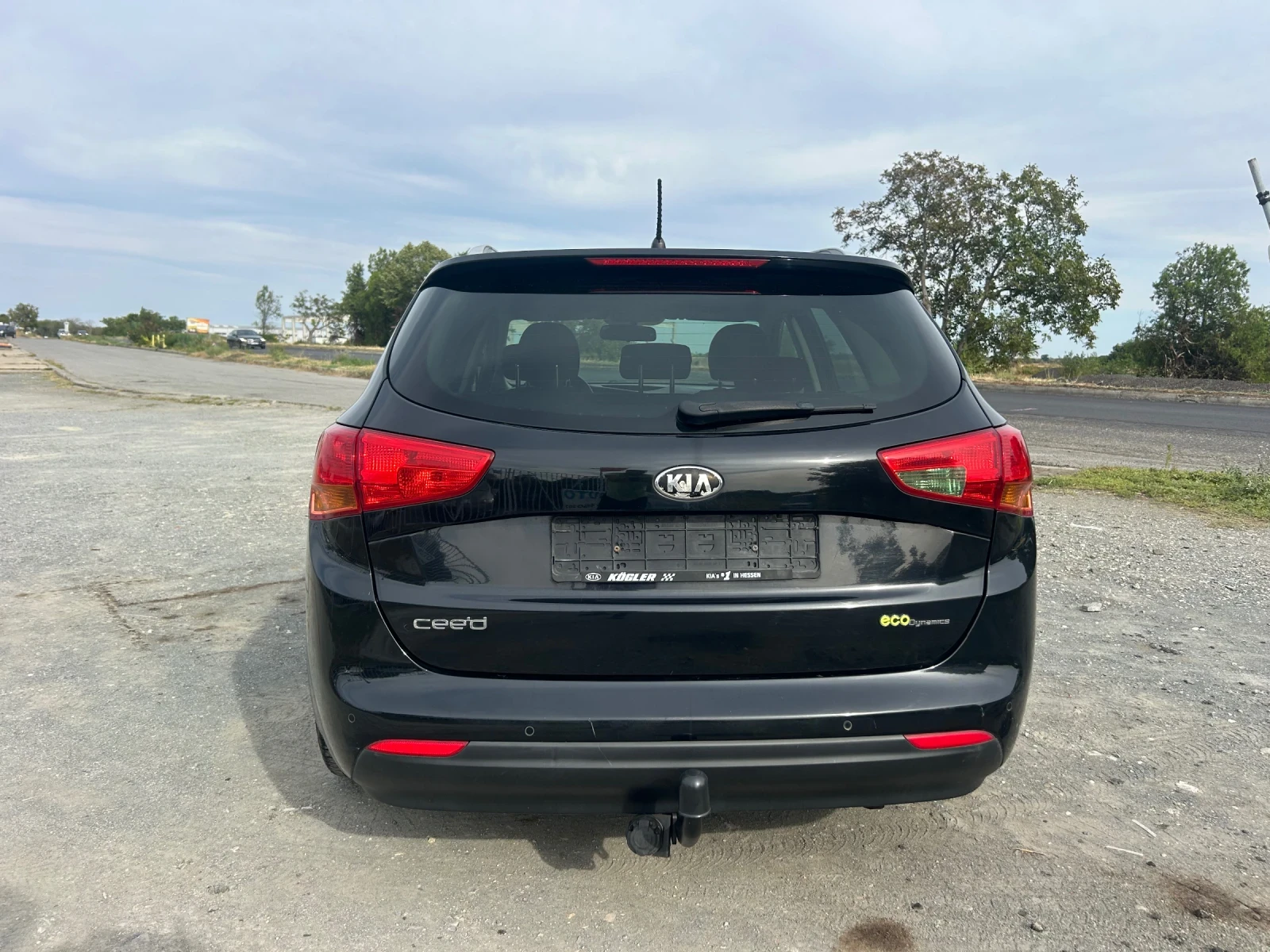Kia Ceed 1.6CRDI - 128 кс / ЛЕД / ЕВРО5J / СЕРВИЗНА ИСТОРИЯ - изображение 6