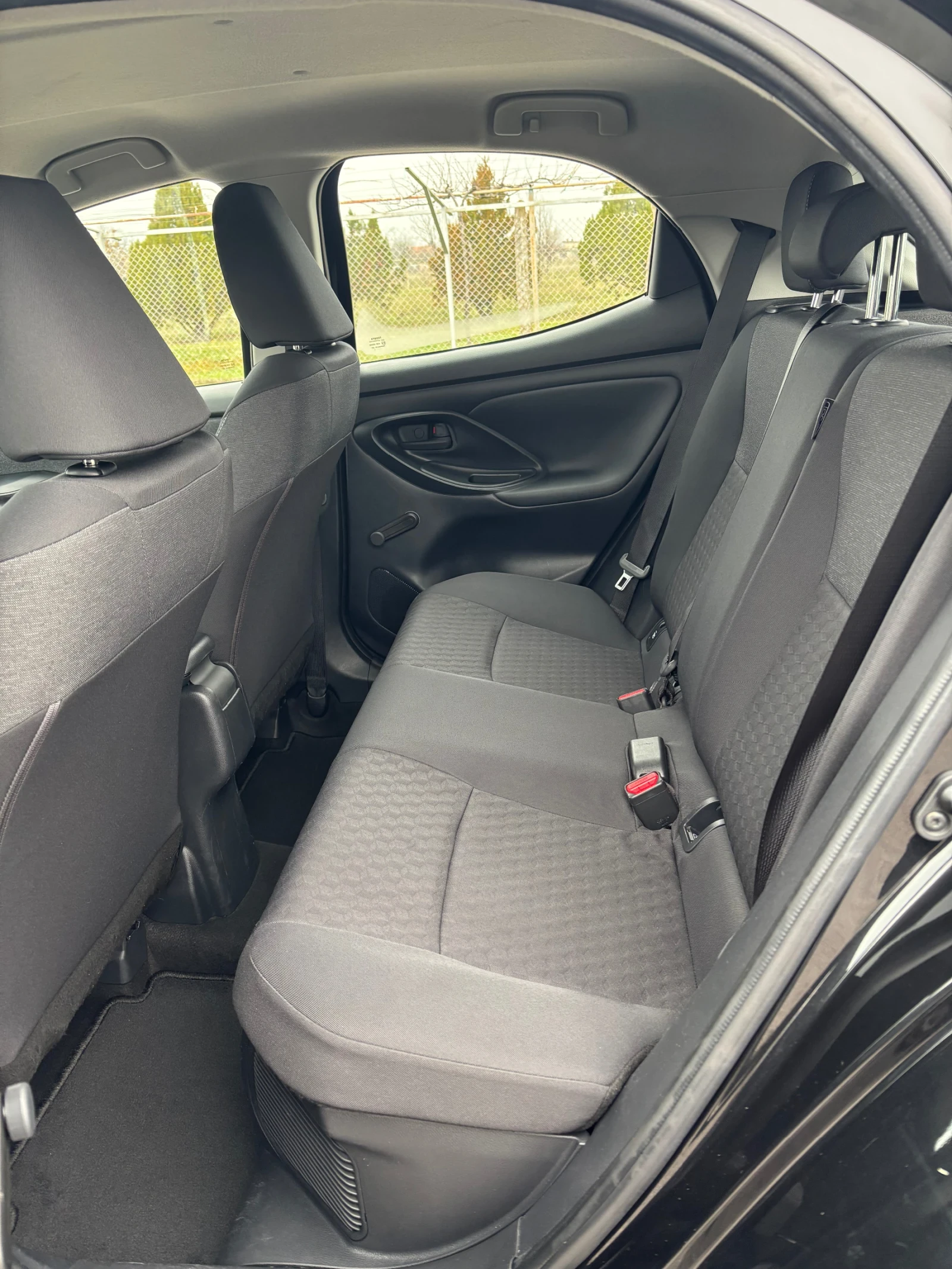 Toyota Yaris Hybrit 64000km | Mobile.bg   10