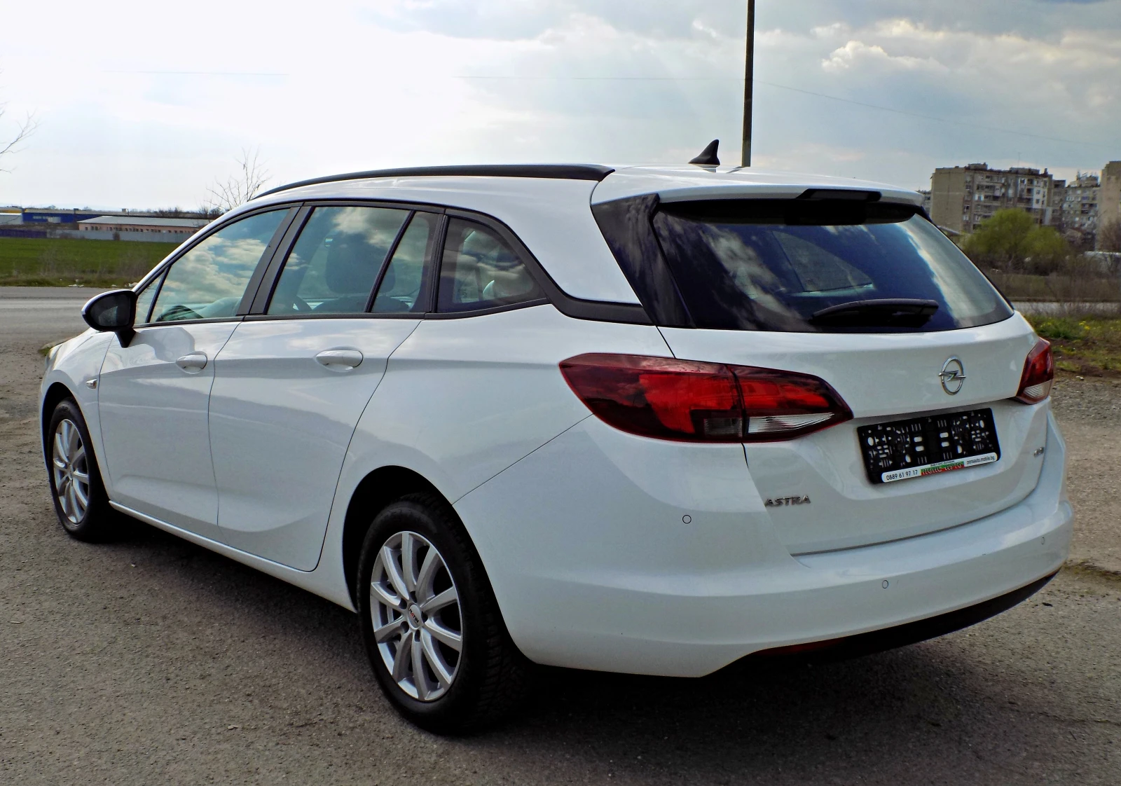 Opel Astra 1.6CDTi/Cosmo/РЕАЛНИ КМ/КАТО НОВА, снимка 5 - Автомобили и джипове - 53978409