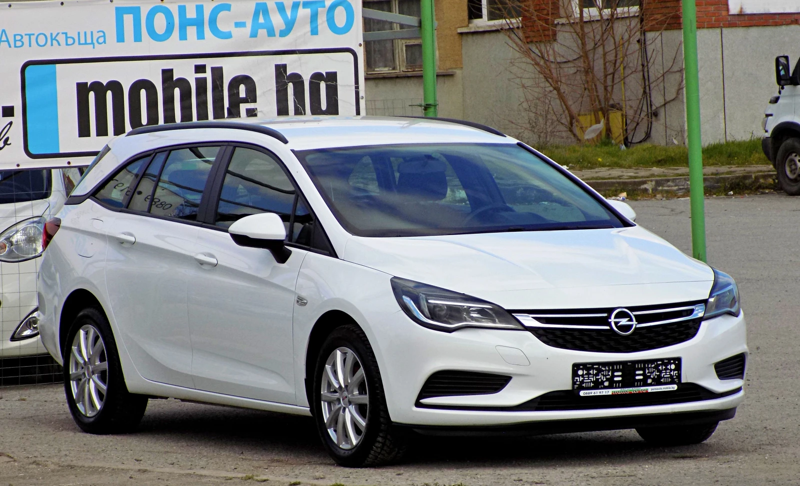 Opel Astra 1.6CDTi/Cosmo/РЕАЛНИ КМ/КАТО НОВА, снимка 3 - Автомобили и джипове - 53978409
