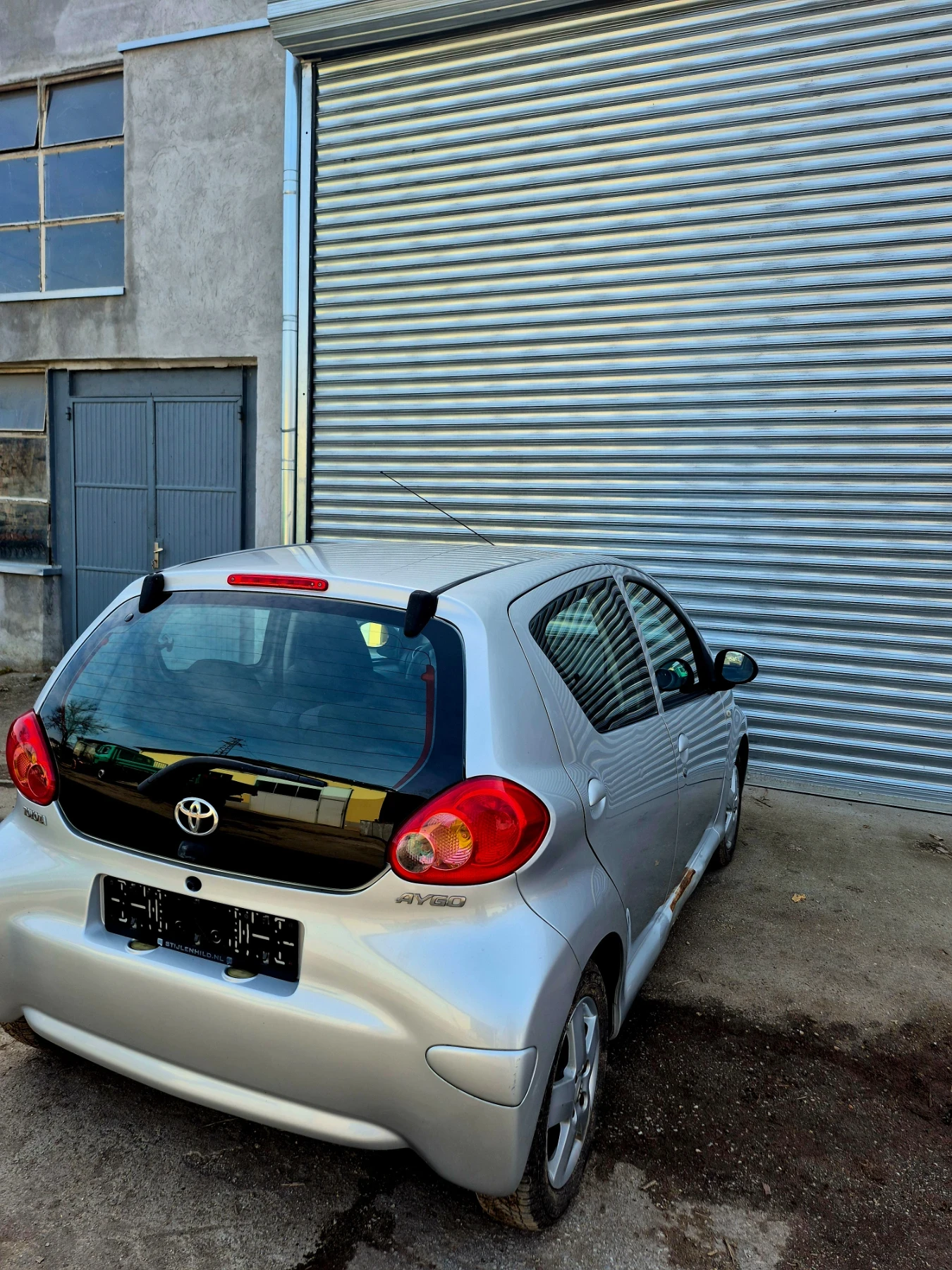 Toyota Aygo 1.0, снимка 4 - Автомобили и джипове - 53999107