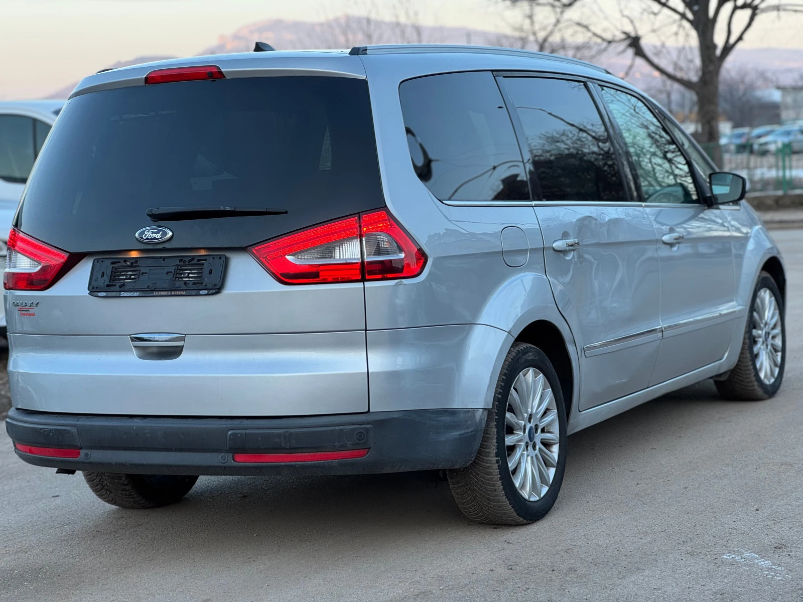 Ford Galaxy 2.0TDCI * TITANIUM* FaceLift* NAVI* 7-места, снимка 4 - Автомобили и джипове - 54066157