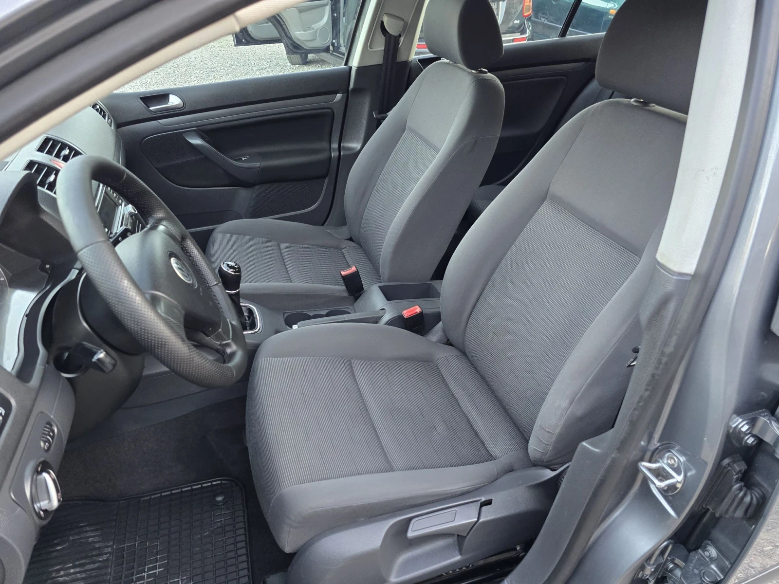 VW Golf 1.9TDI , снимка 13 - Автомобили и джипове - 54132122