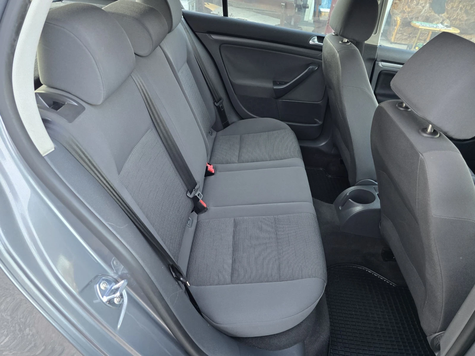 VW Golf 1.9TDI , снимка 8 - Автомобили и джипове - 54132122