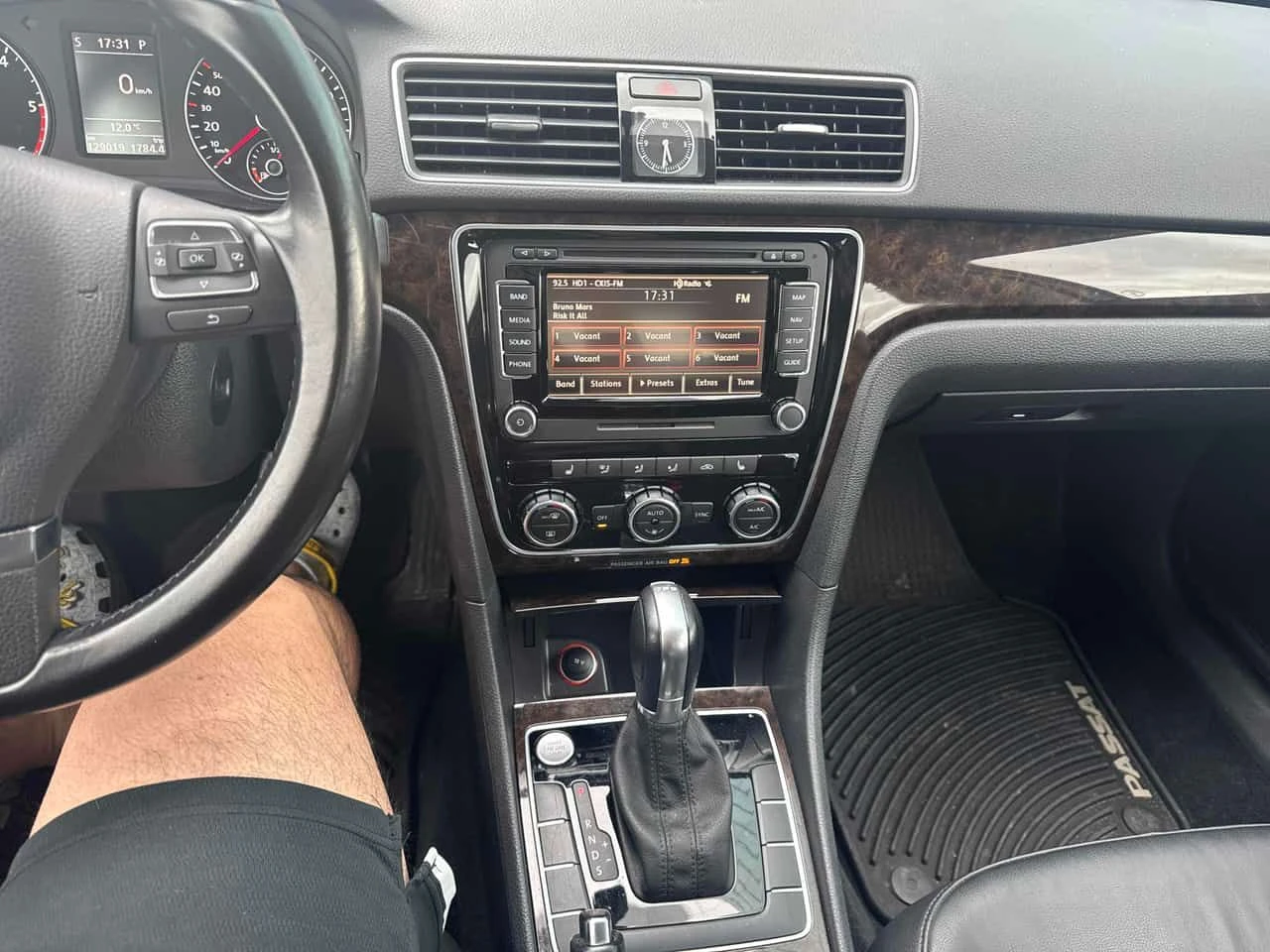 VW Passat * Highline * CARFAX * 2 ����� * KEYLESS * ������� | Mobile.bg � ����������� 9