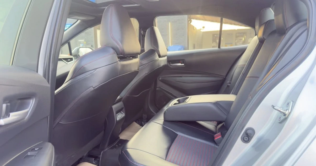 Toyota Corolla HYBRID XSE * AWD * BLIND SPOT * CAMERA * ПОДГРЕВ *, снимка 8 - Автомобили и джипове - 54567889