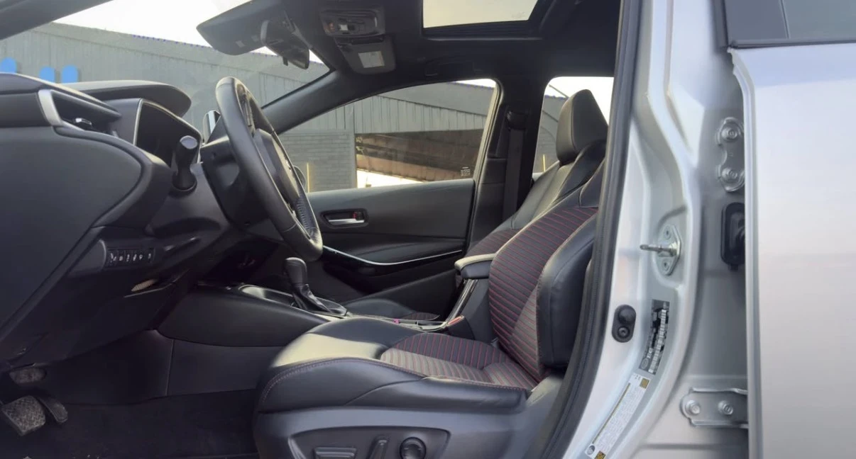 Toyota Corolla HYBRID XSE * AWD * BLIND SPOT * CAMERA * ПОДГРЕВ *, снимка 5 - Автомобили и джипове - 54567889