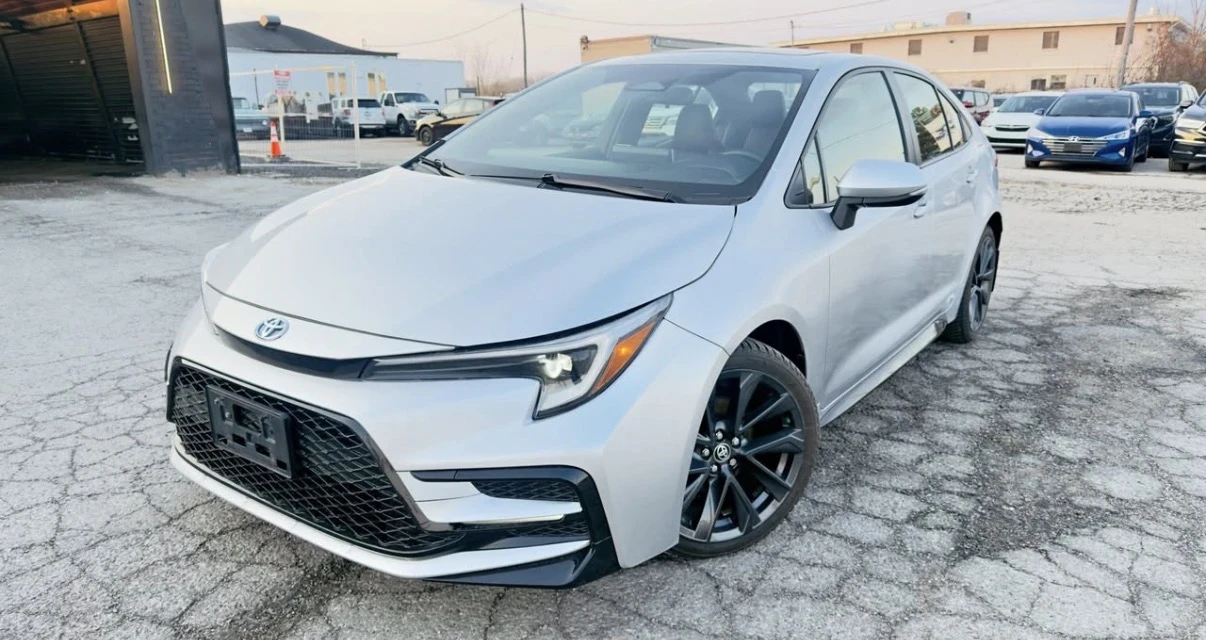 Toyota Corolla HYBRID XSE * AWD * BLIND SPOT * CAMERA * ПОДГРЕВ *