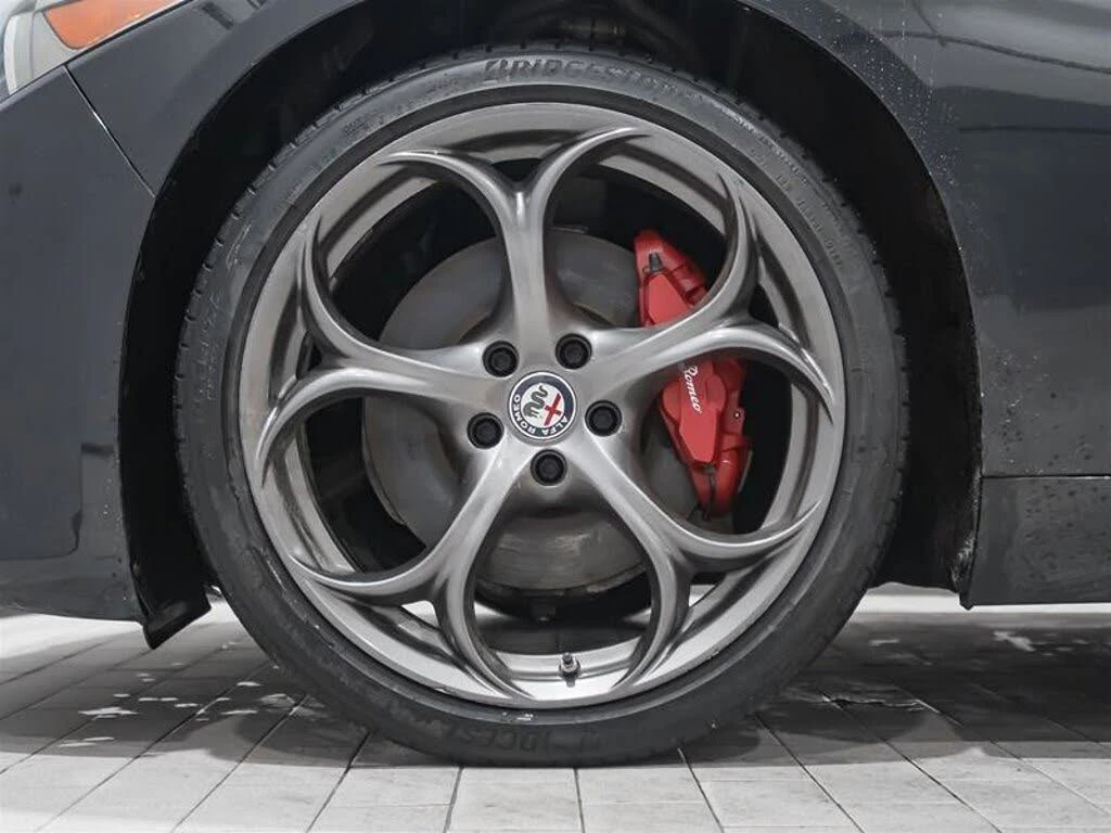 Alfa Romeo Giulia Ti Sport AWD* HARMAN KARDON* ПОДГРЕВ* КАМЕРА* , снимка 6 - Автомобили и джипове - 54714589