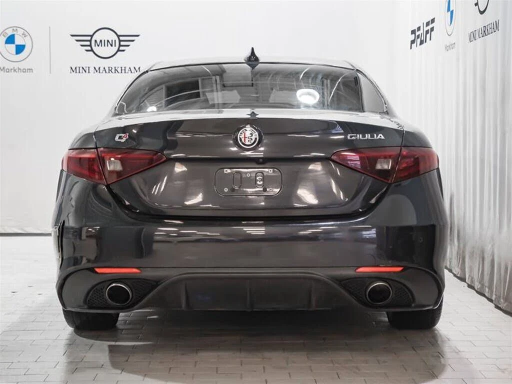 Alfa Romeo Giulia Ti Sport AWD* HARMAN KARDON* ПОДГРЕВ* КАМЕРА* , снимка 4 - Автомобили и джипове - 54714589