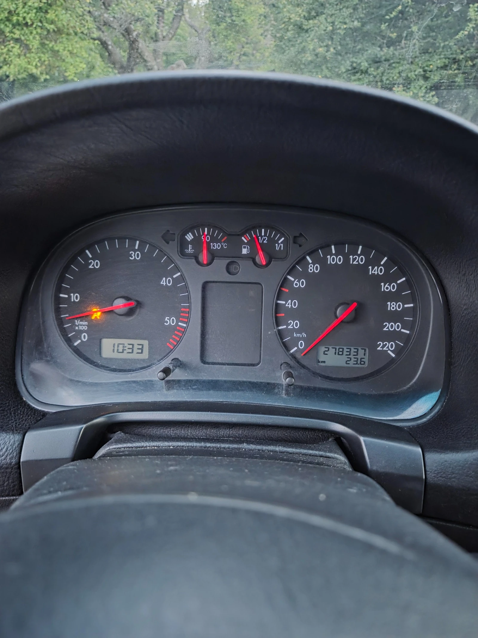 VW Golf 1.9tdi 110hp, снимка 15 - Автомобили и джипове - 55003768