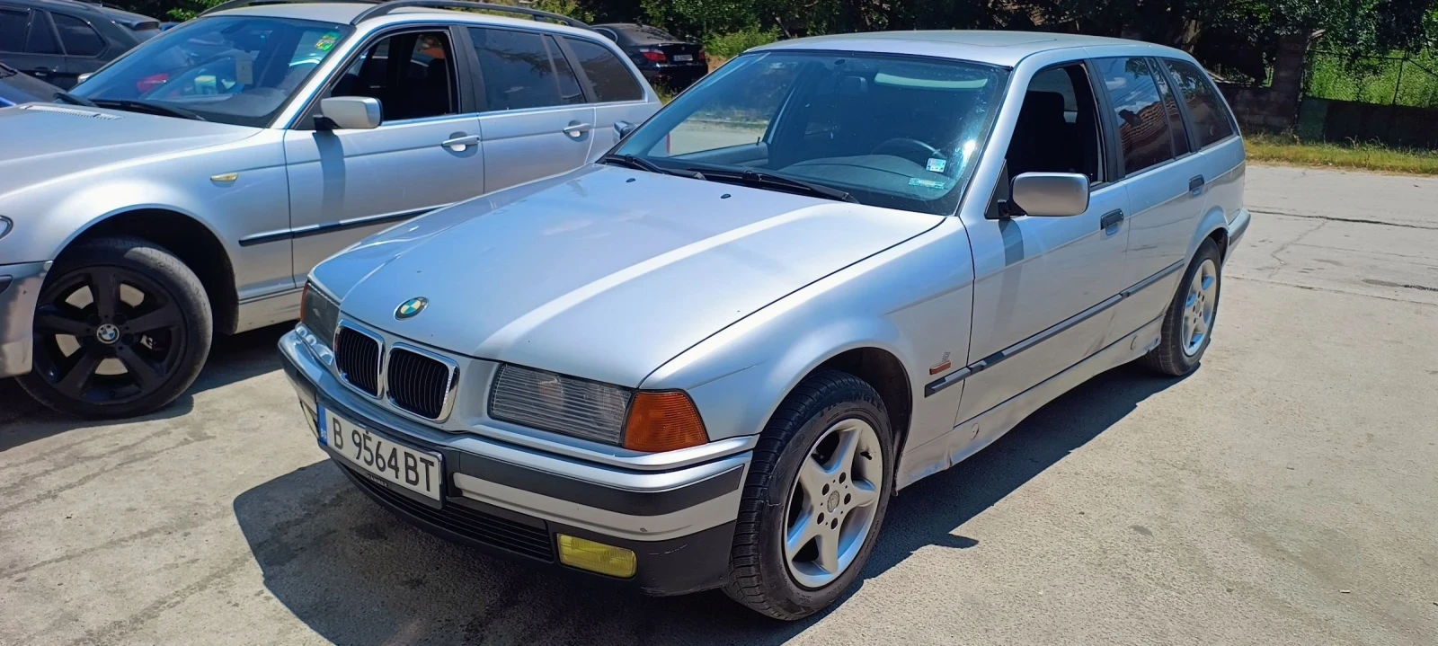 BMW 320 320i, снимка 3 - Автомобили и джипове - 55242116