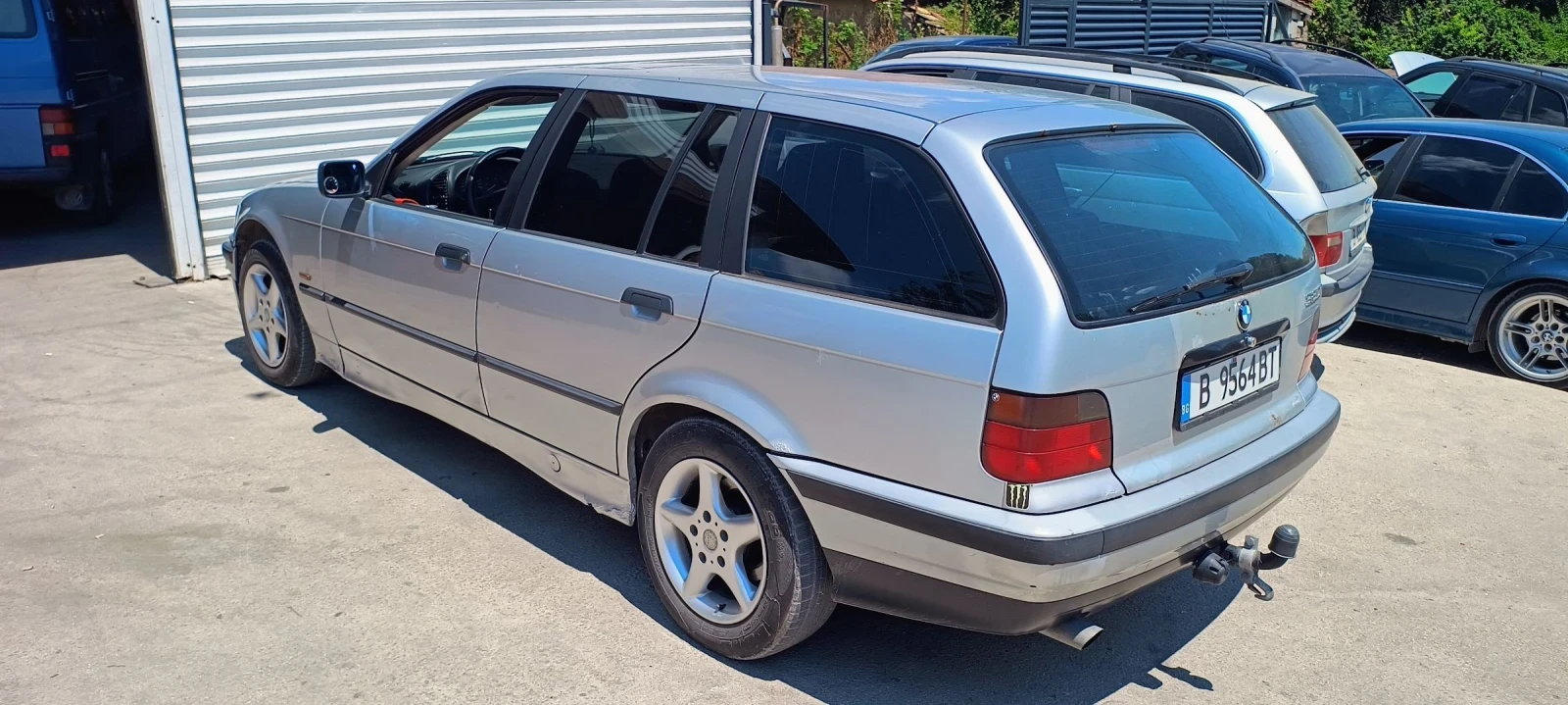 BMW 320 320i, снимка 2 - Автомобили и джипове - 55242116