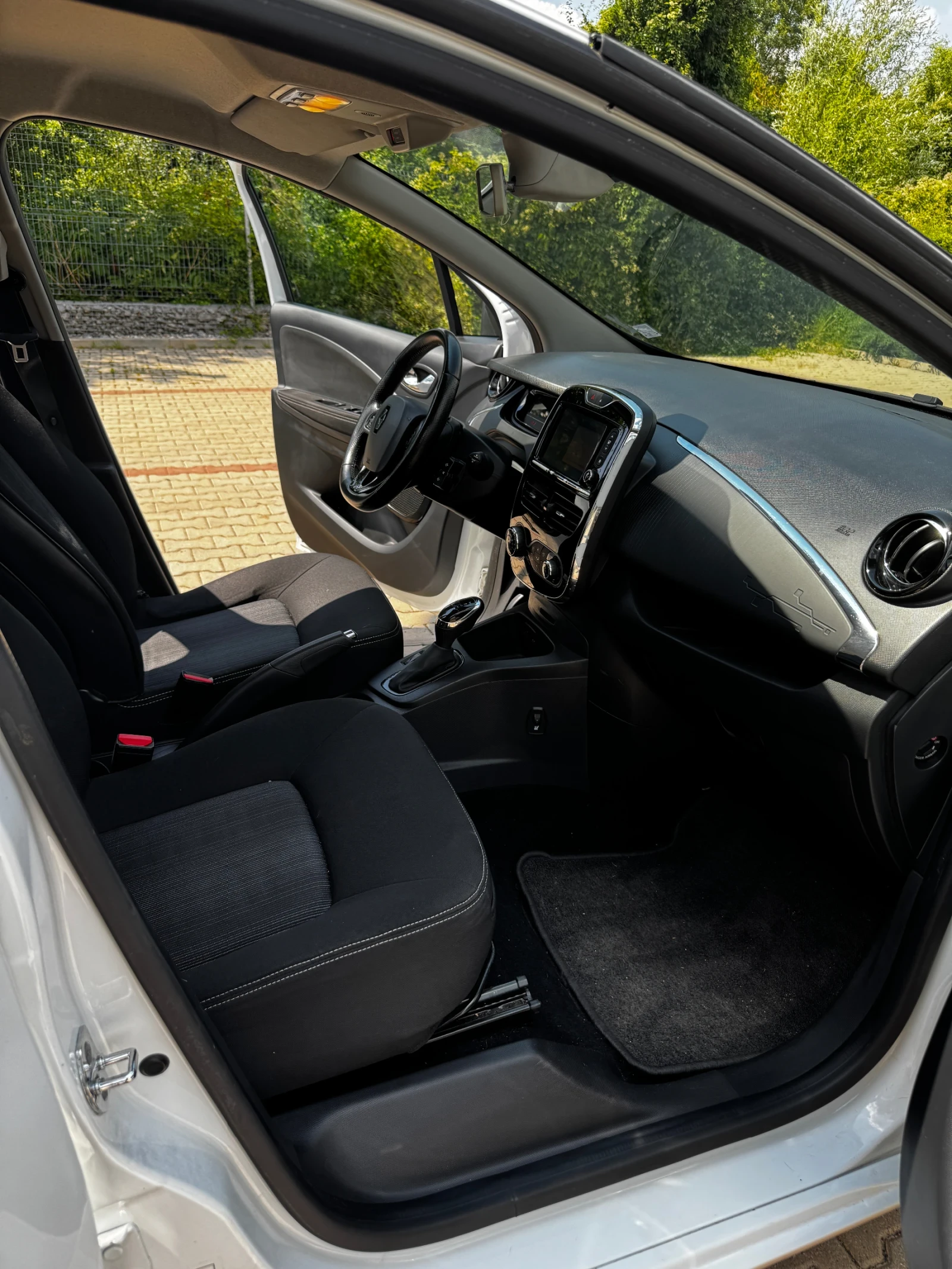 Renault Zoe 41 kWh Термопомпа Собствена батерия, снимка 5 - Автомобили и джипове - 55605246