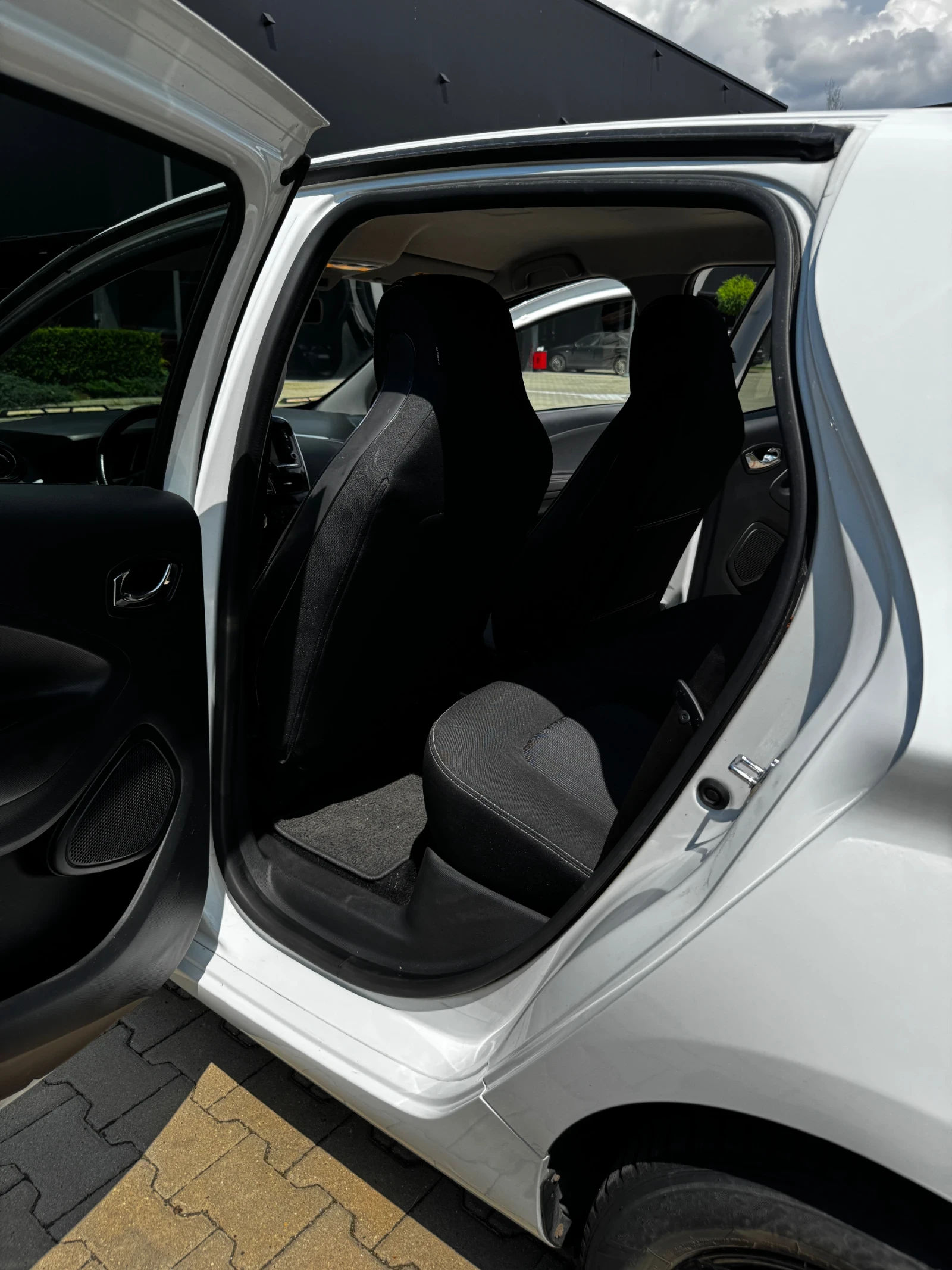 Renault Zoe 41 kWh Термопомпа Собствена батерия, снимка 6 - Автомобили и джипове - 55605246