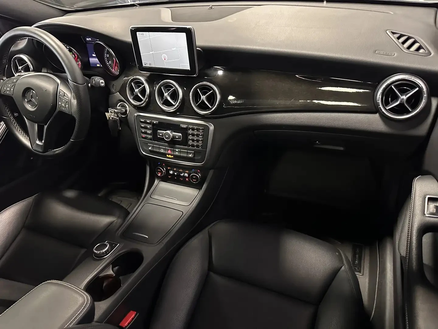 Mercedes-Benz CLA 250 4MATIC/AMG-LINE/SUNROOF, снимка 9 - Автомобили и джипове - 55694281